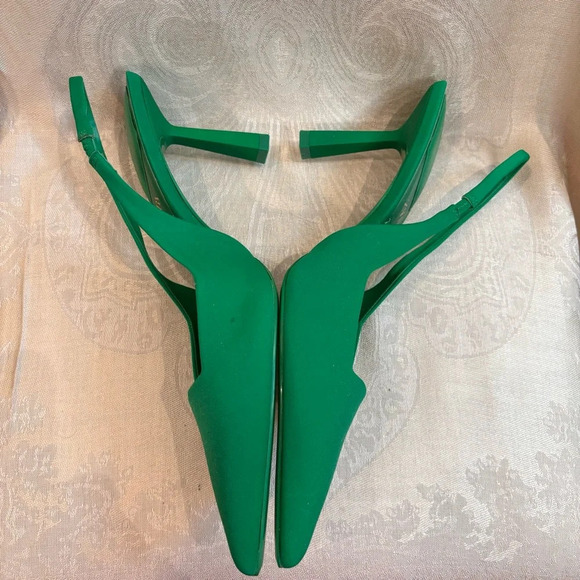 ZARA Sz 41 Kelly Green Pointy Heels Adjustable Buckle Closure Fabric Slingbacks - Picture 4 of 8